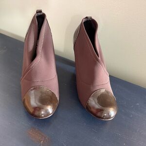 Taryn Rose cap toe ankle Shoes Heels 7 M Brown Fabric Patent Leather Toe
